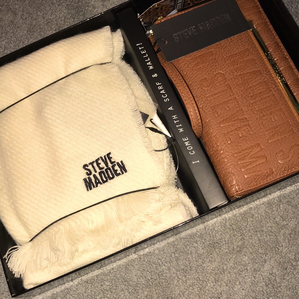 Steve Madden scarf and wallet set